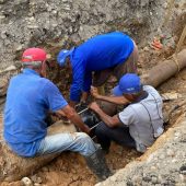 Pueblo Trabajador del Agua corrigió avería en tubería en El Vigía