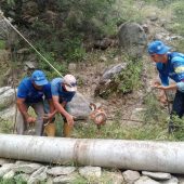 Pueblo Trabajador del Agua repara tubería principal del acueducto La Tos Tos.
